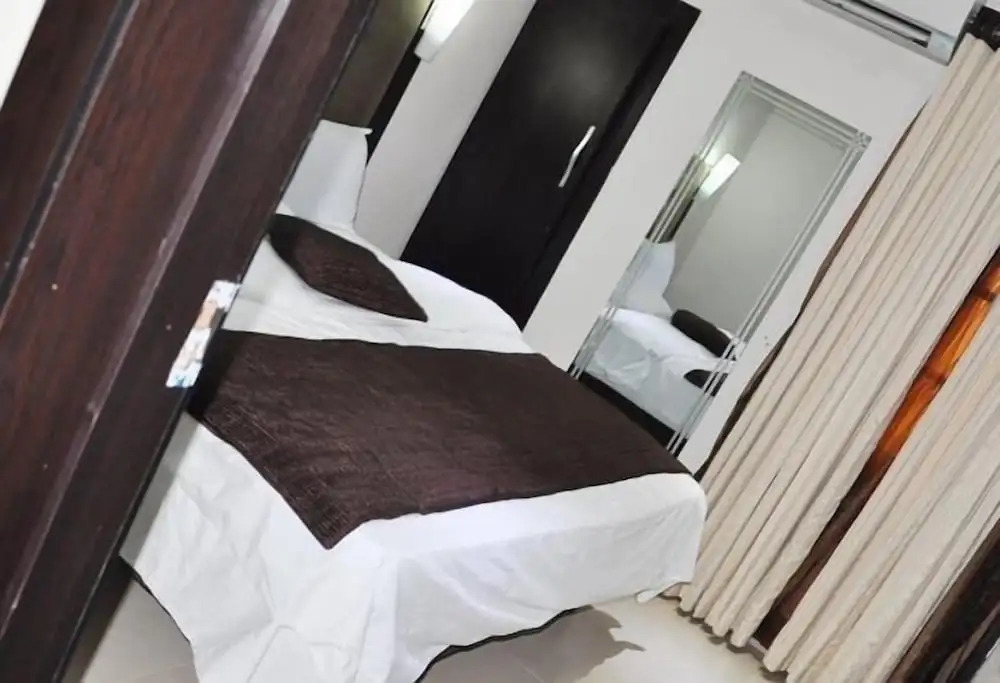 Wood Peckers Hotel