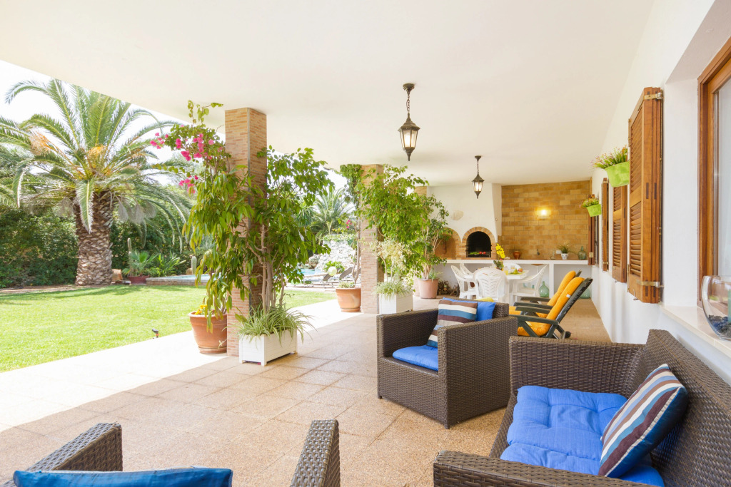 Villa Son Tretze by Villa Plus