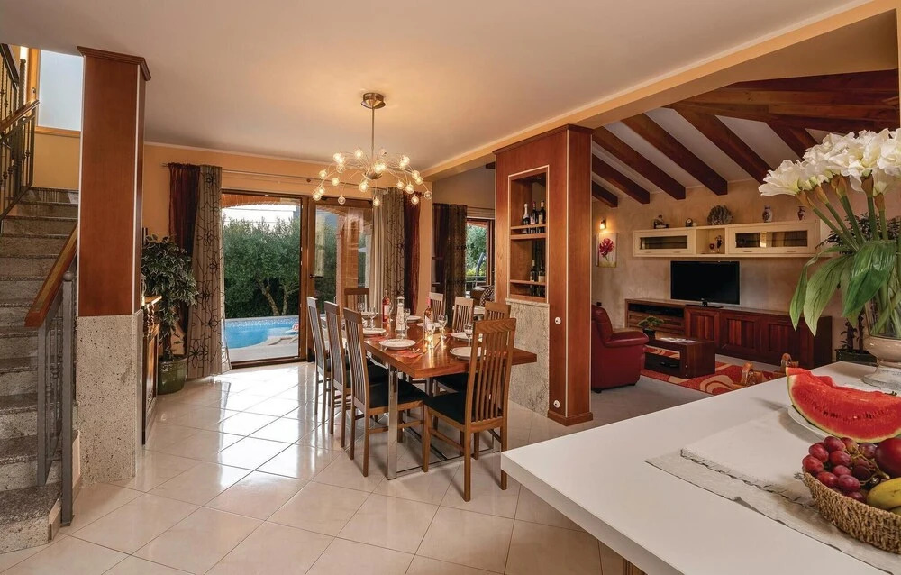Nice Home in Tar with Hot Tub, WiFi & 4 Bedrooms