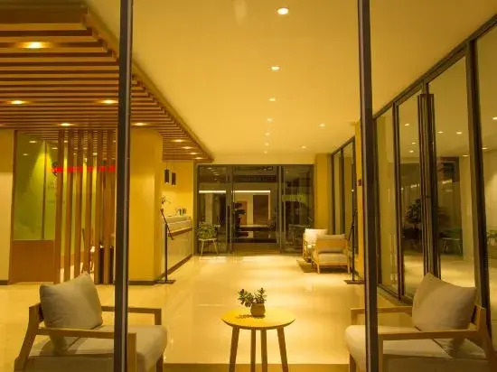 Lihu Residence Resort (Lijiang Tianrui Howard Johnson Resort Huama Street)