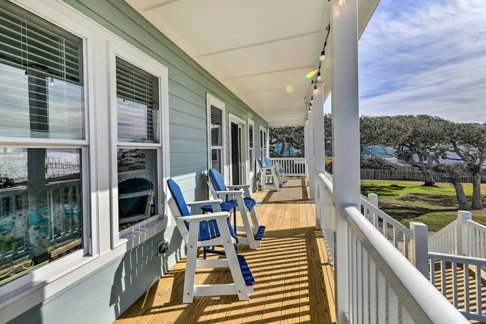 Waterview Home w/ Sunset & Lighthouse Views
