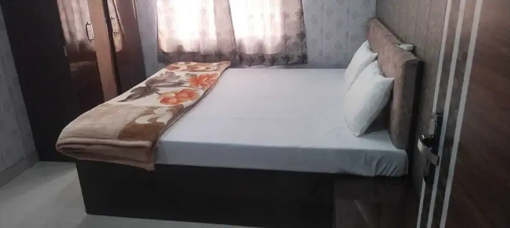 Virendra Palace Guest House