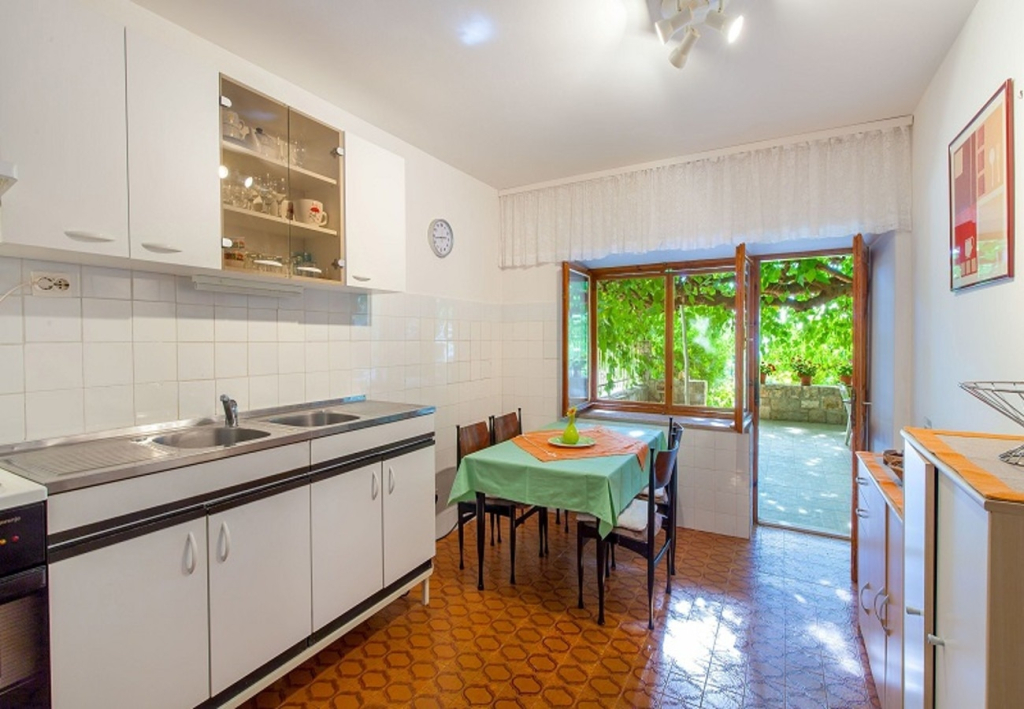 Holiday house Zeljka - 60 m from sea: Podstrana, Riviera Split