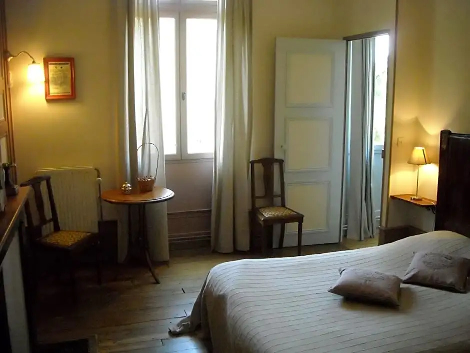 chateau de Pougy