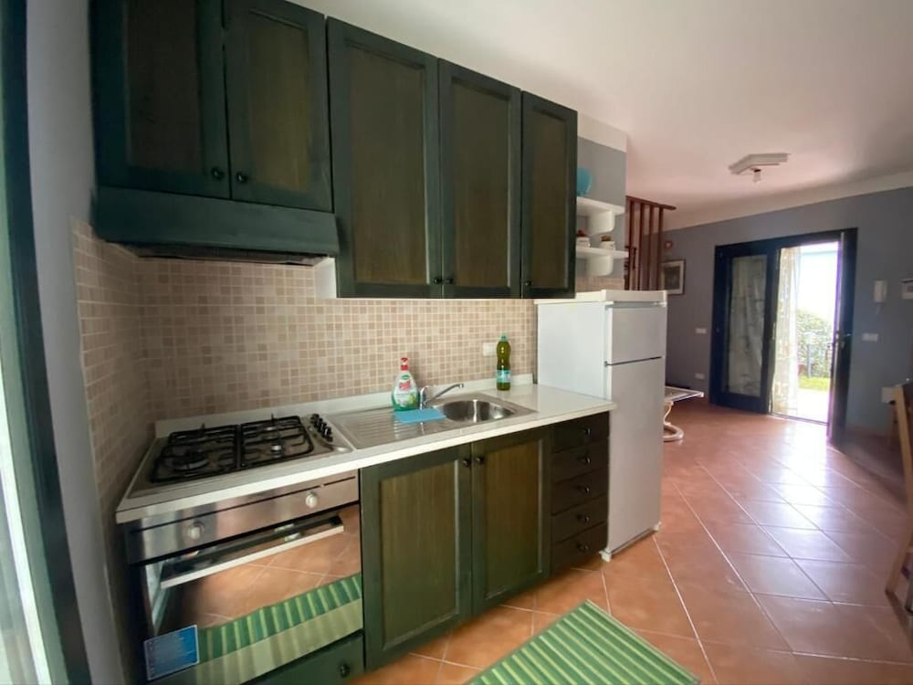 Sardinia Hillside Retreat - Apt 13 - 2BR, quiet area, parking