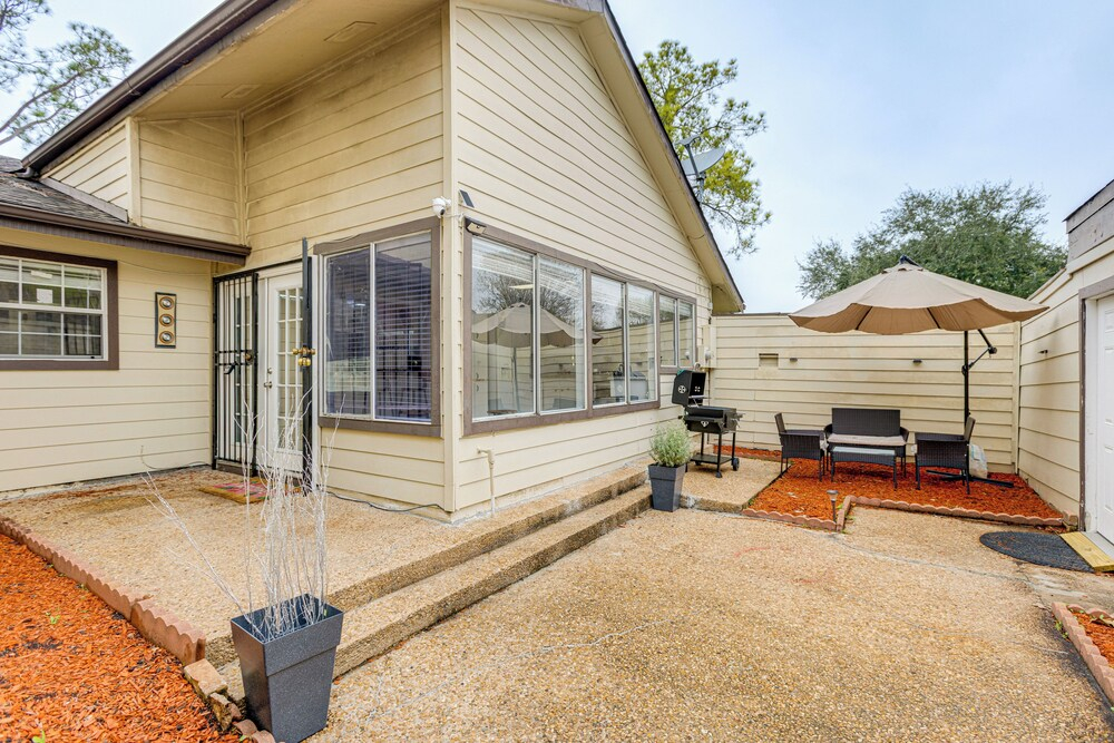 Quick Hwy Access: Family Retreat in Houston