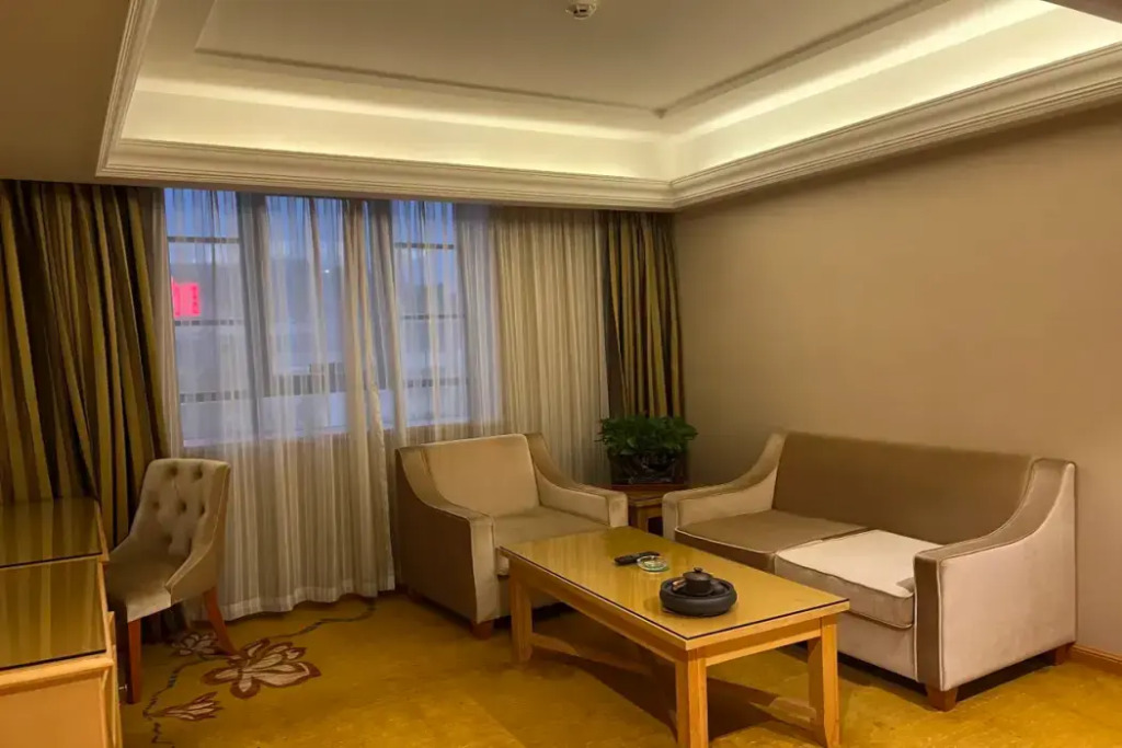 Vienna Hotel (Huidong Jilong)