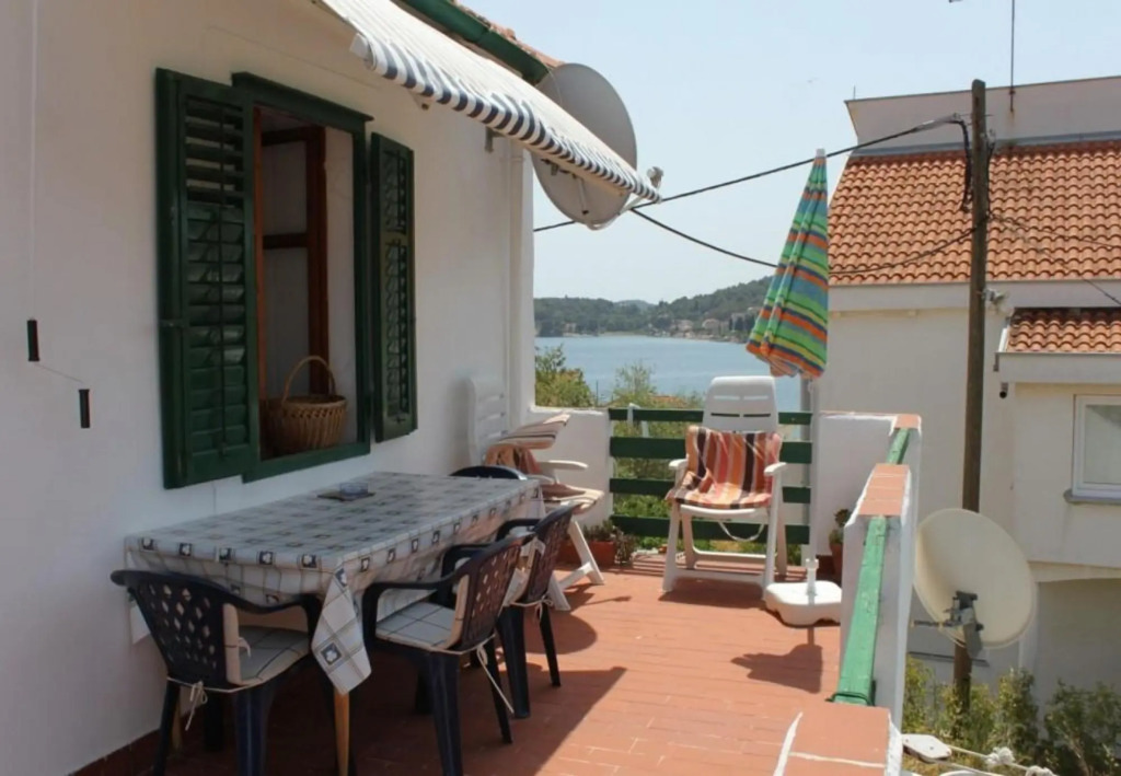 Tonci - 30 m from beach - A2 Gori (2+1)
