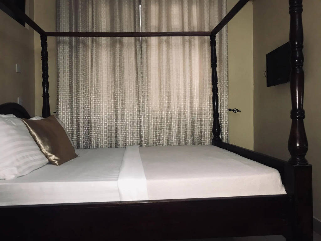 Transit Airport B&B
