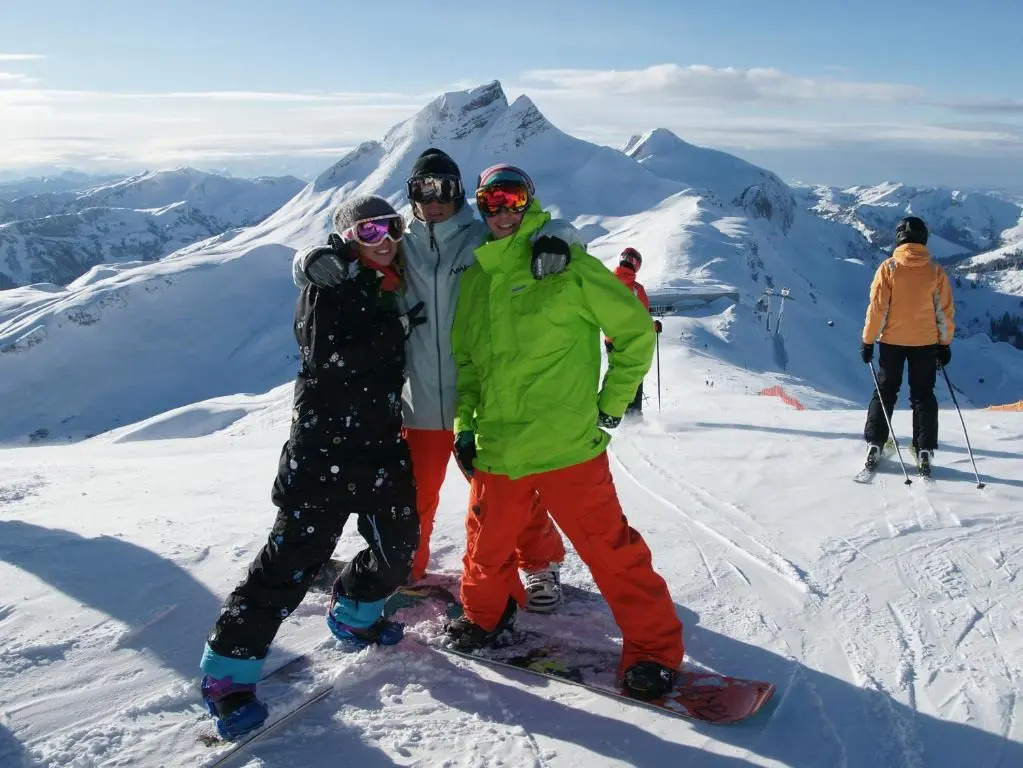 Carolines Appartement Au - Bergblick, Terrasse, Parkplatz, zentraler Punkt zum Ski- und Wandergebiet, Hund willkommen - ideal für Familien und naturverbundene Paare