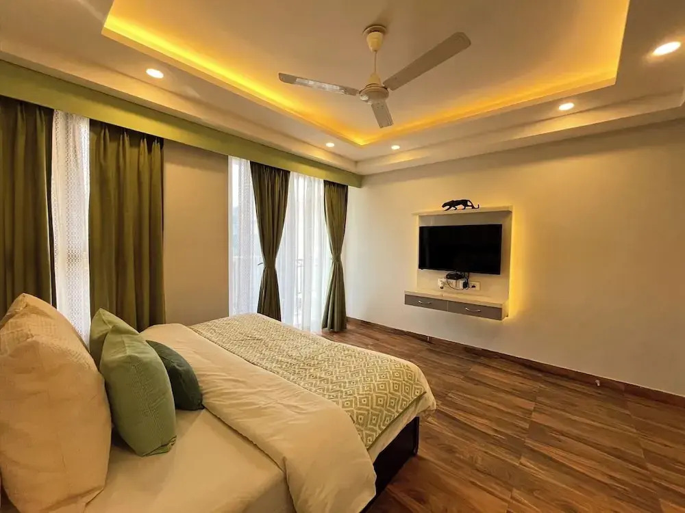 BedChambers Serviced Apartments, Sector 38