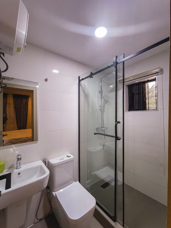 C & C Luxury Suites