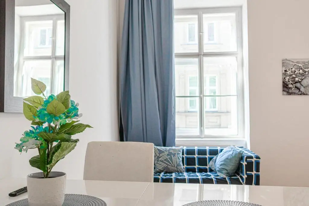 Central 3BR Shared Apartment - Bookable in Lockdown