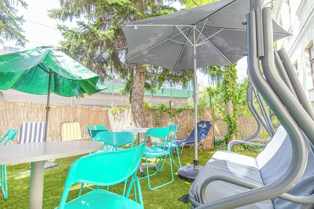 6BR Apt Lovely Garden Near Lorenz Böhler