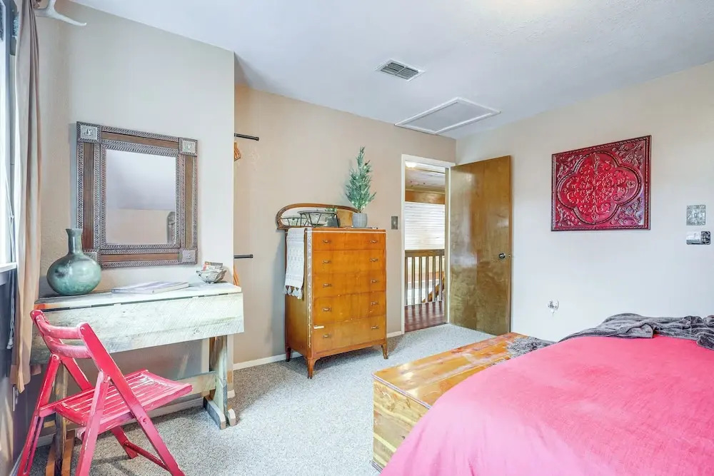 Walk to Main St: 'mountain Creek Home' w/ Gameroom