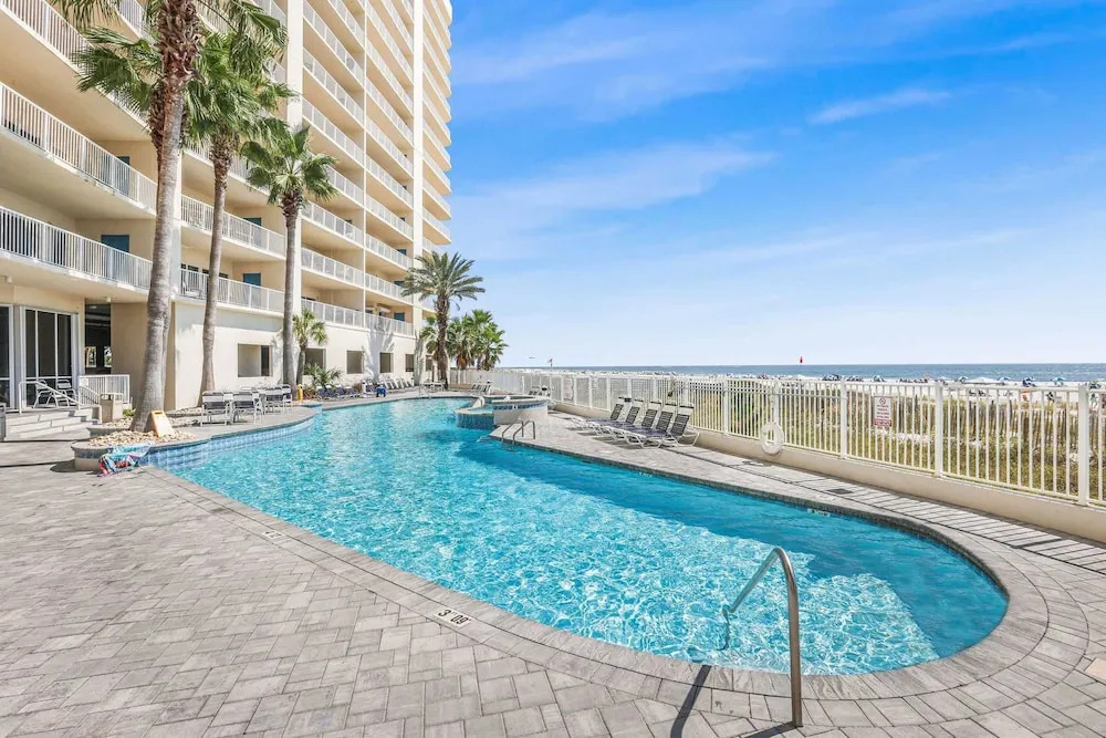 Admirals Quarters 508- Luxury Beachfront Condo 3 Bedrooms 3 Baths 5th Floor