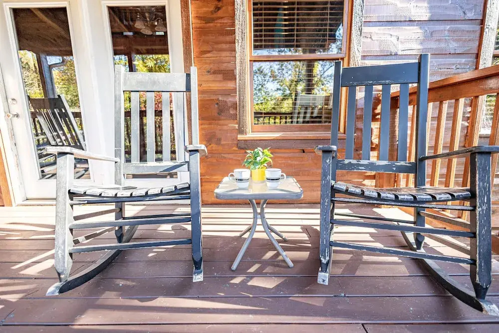Majestic Springs Lodge 3 Bedroom Cabin by RedAwning