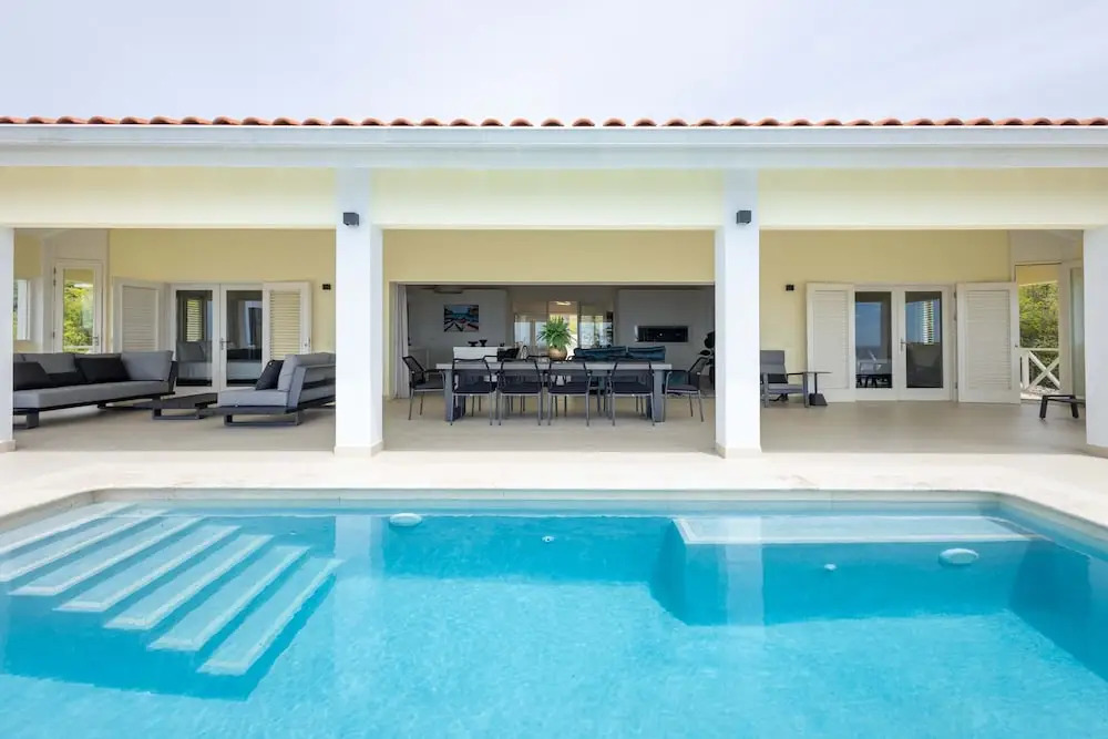 Villa Azure Vista 6BR Luxury Stay w 2 Pools