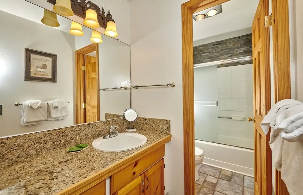 St Anton Wooded View 1-Bedroom Condos with Complimentary Hot Drinks