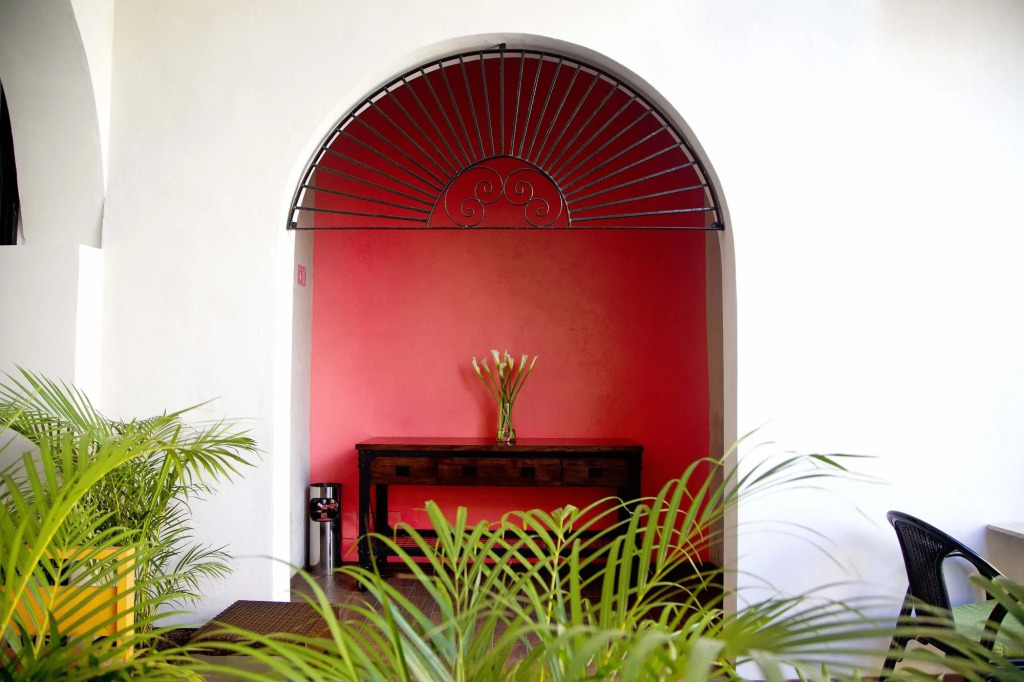 Yaax Hotel Boutique