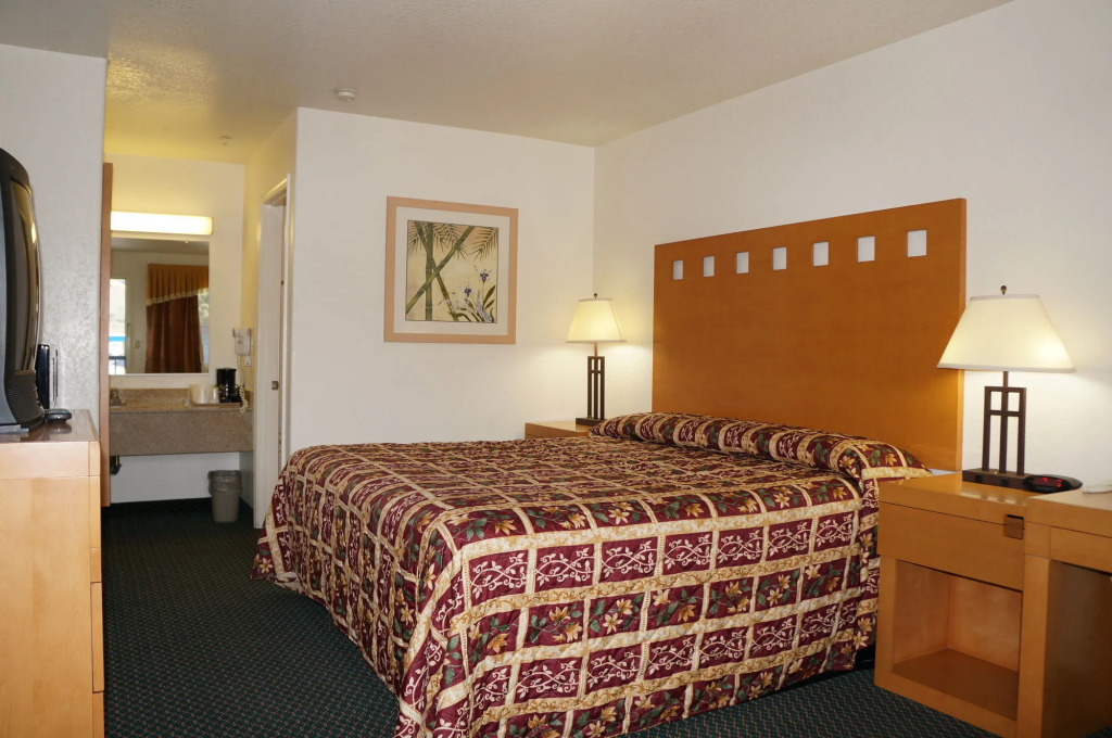Lake Point Lodge
