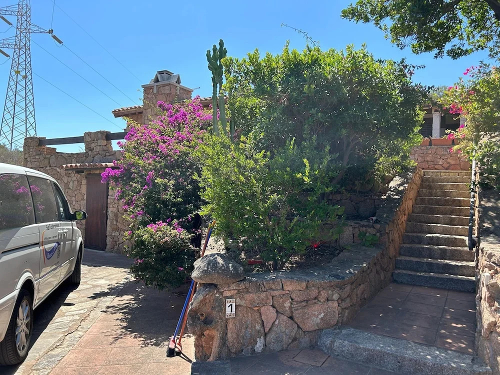 Villa Sleeps 12