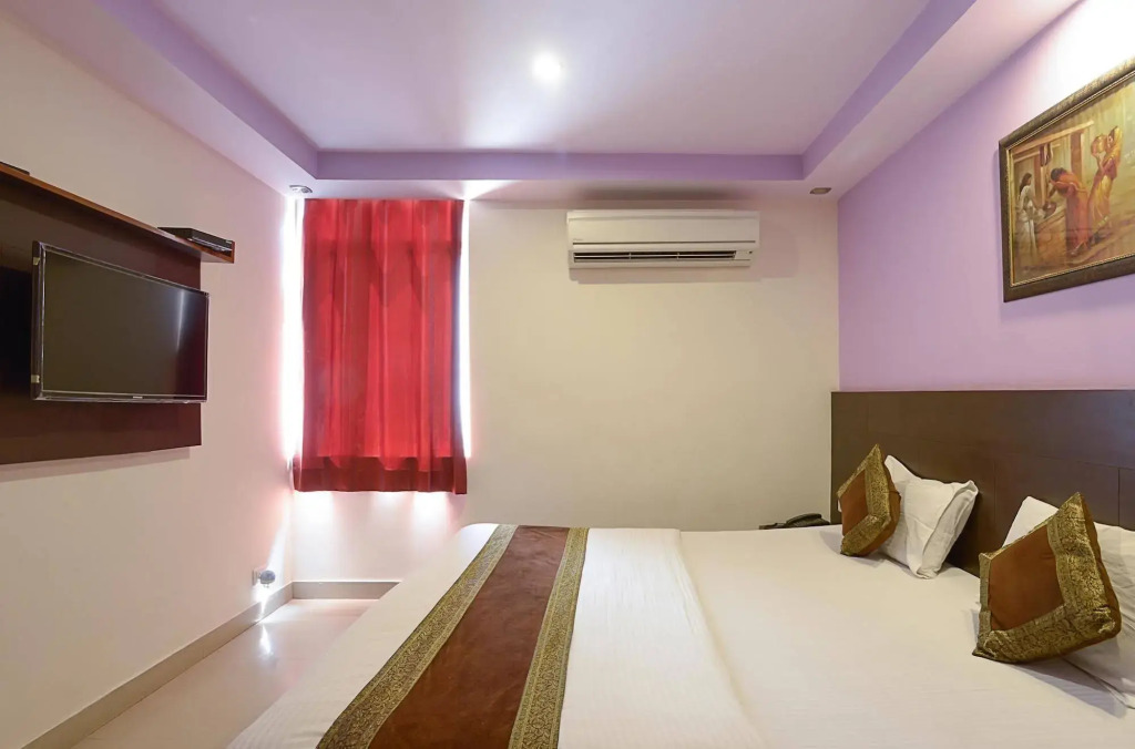 OYO 410 Hotel Lily Bay Inn