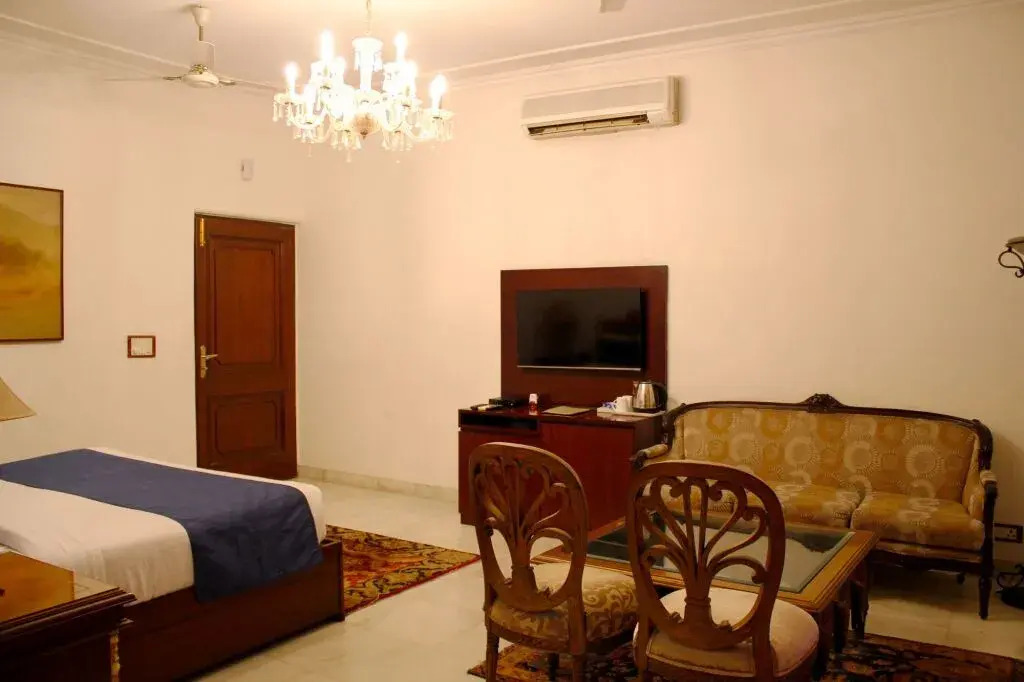Hotel Africa Avenue Anand Lok