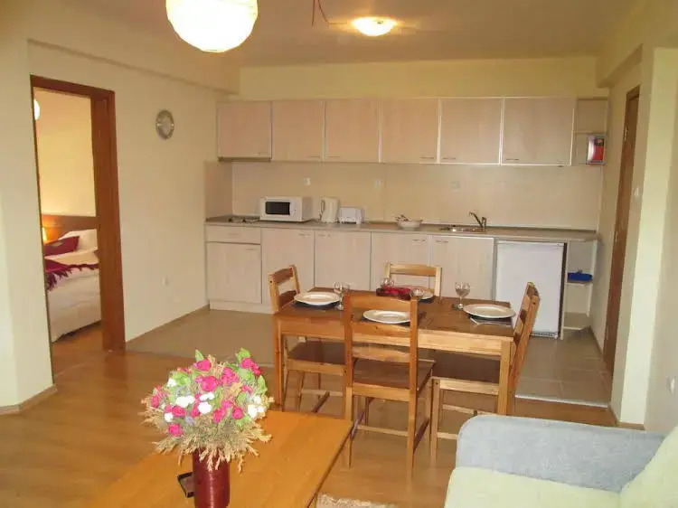 Alex 2 Alexander Services Apartments