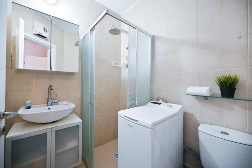 Cool & Fun 2BR in Rotshilde area by HolyGuest