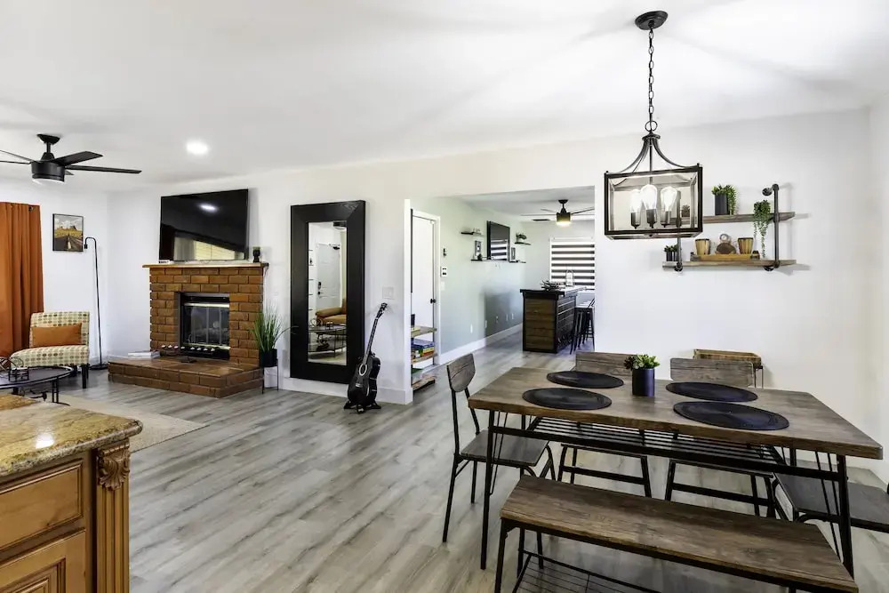 Sky Harbor House - Centrally Located W/hot Tub 3 Bedroom Home by RedAwning