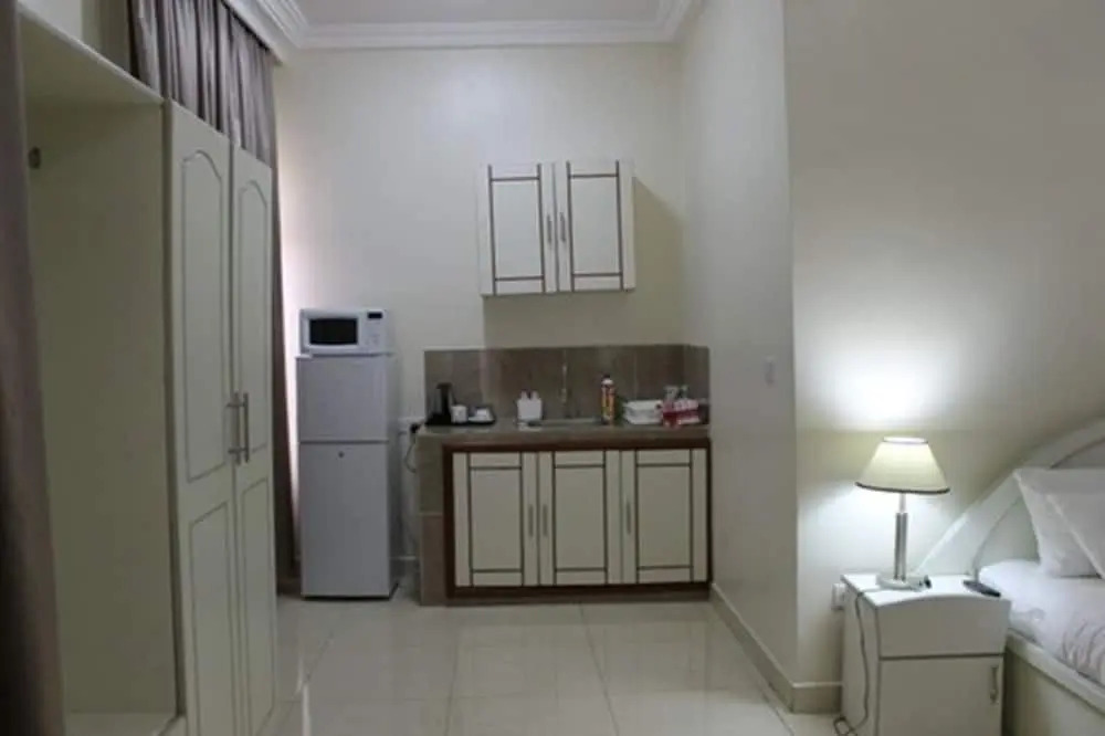 Hill Crest Hotel