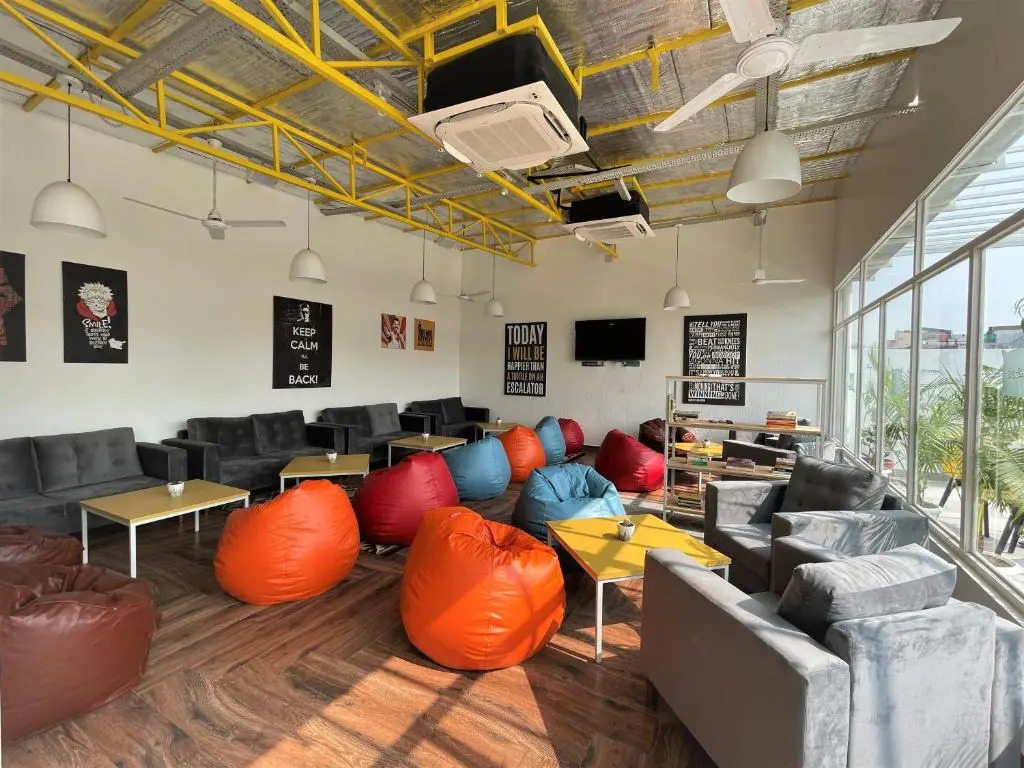 Bedzzz Varanasi by Leisure Hotels, 1 Km from Dashwasamedh Ghat