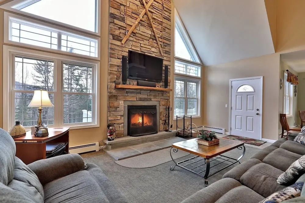 The Queens Croft V2 - Luxury Killington Ski Home. Newer. Better. Ski-ier. 3 Bedroom Home