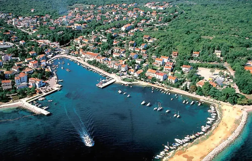 Apartment in Sveti Vid Near the Adriatic