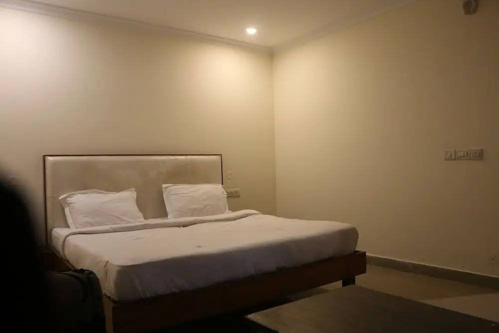 OYO 5190 Hotel Golden Inn