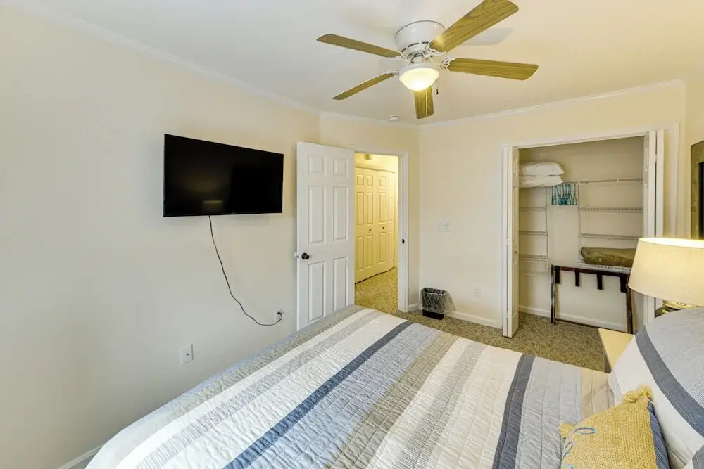 2 Mi to Rehoboth Beach: Home w/ Sunroom!