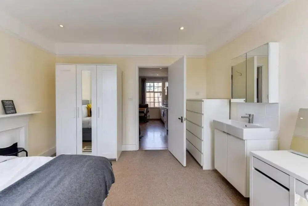 Stylish 1 bed Sleeps 4 in Whitechapel 5min to Tube
