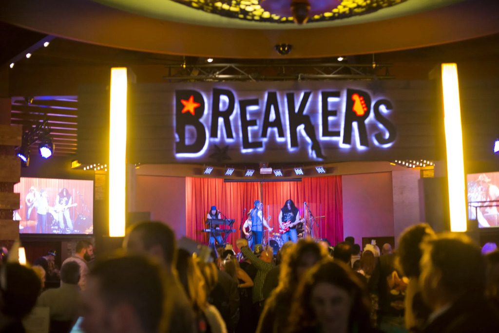 Mohegan Pennsylvania Casino Resort - Adults Only 21+