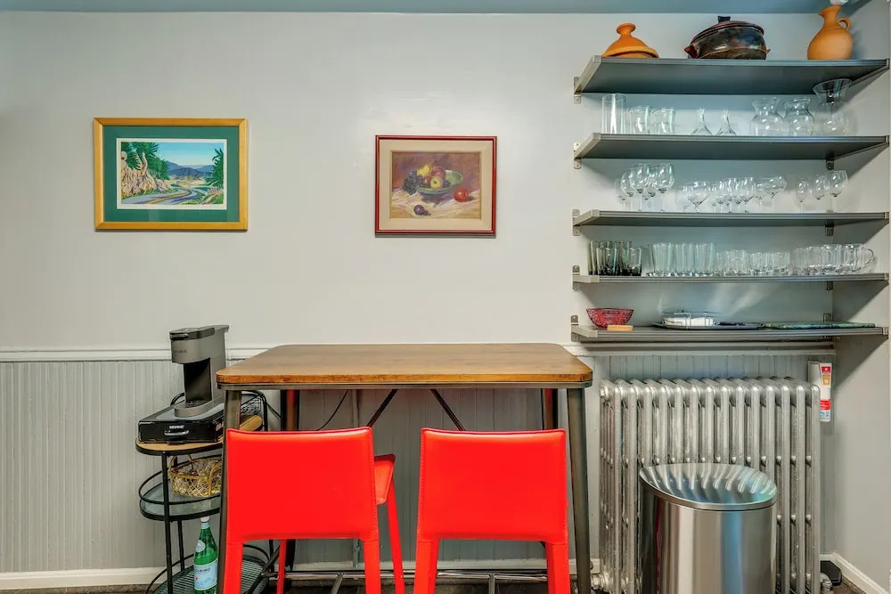 Historic Georgetown Townhome: Walkable Location!