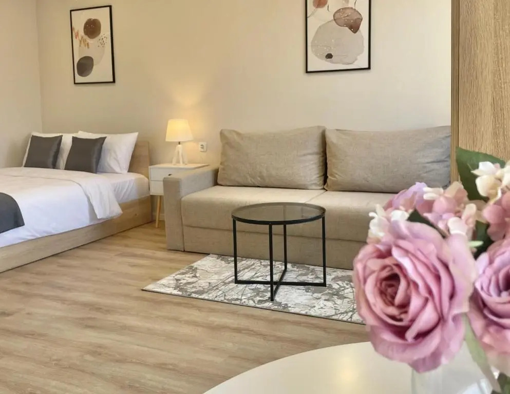 Elegant Studio for 4 Guests in City Center