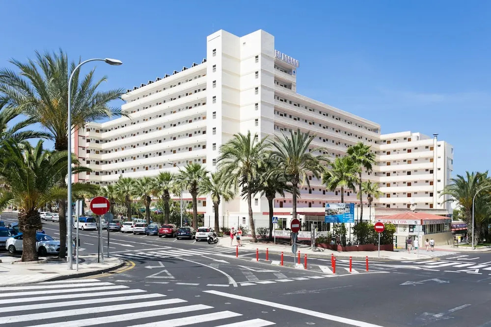 408 Enchanting Sea View Apartment, WiFi and Sea Front
