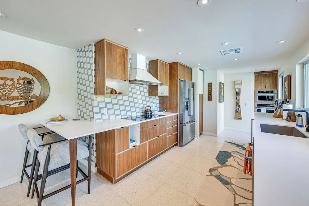 2 Mi to Downtown: Luxe Palm Springs Home!