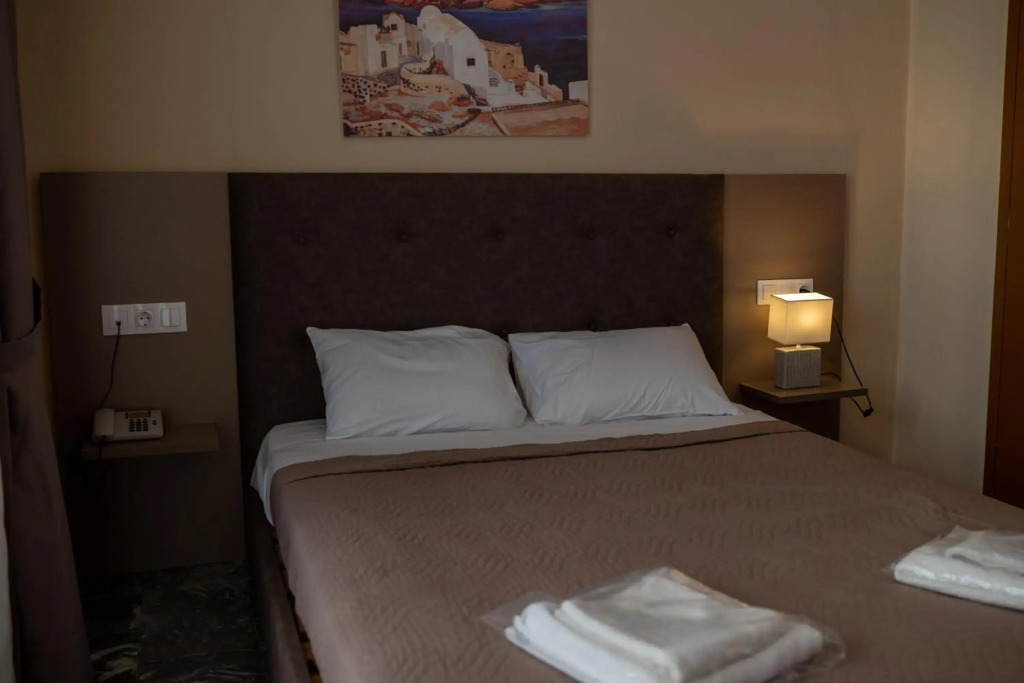 Ekavi Hotel