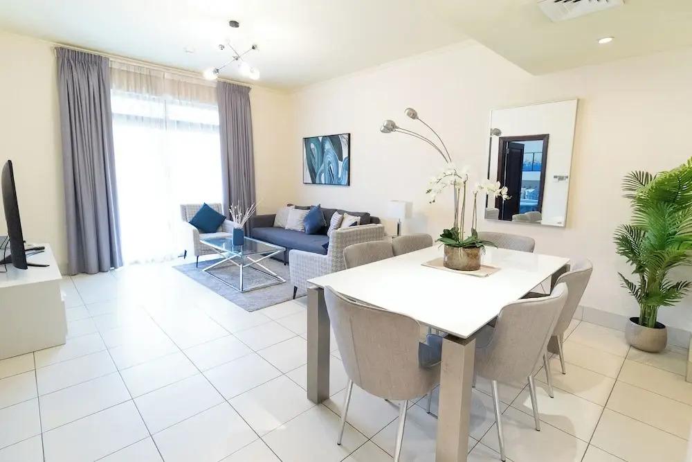 Reehan 1 - Happy Season - 2BR - Downtown