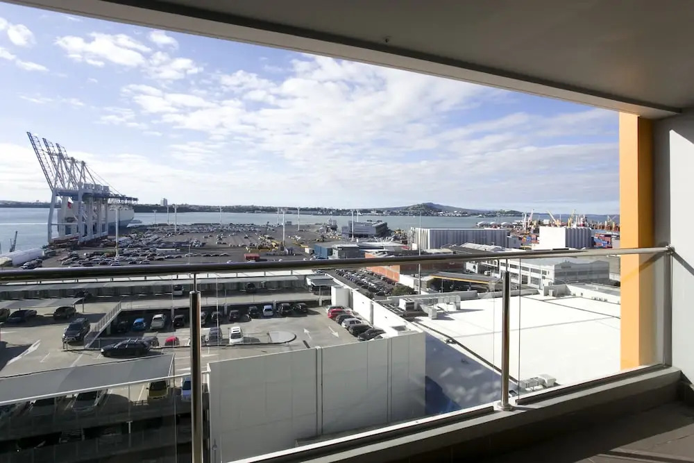 Perfect Location with Harbour Views