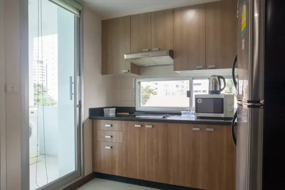 4D - 3 Bedroom Downtown Apartment With Shared Pool