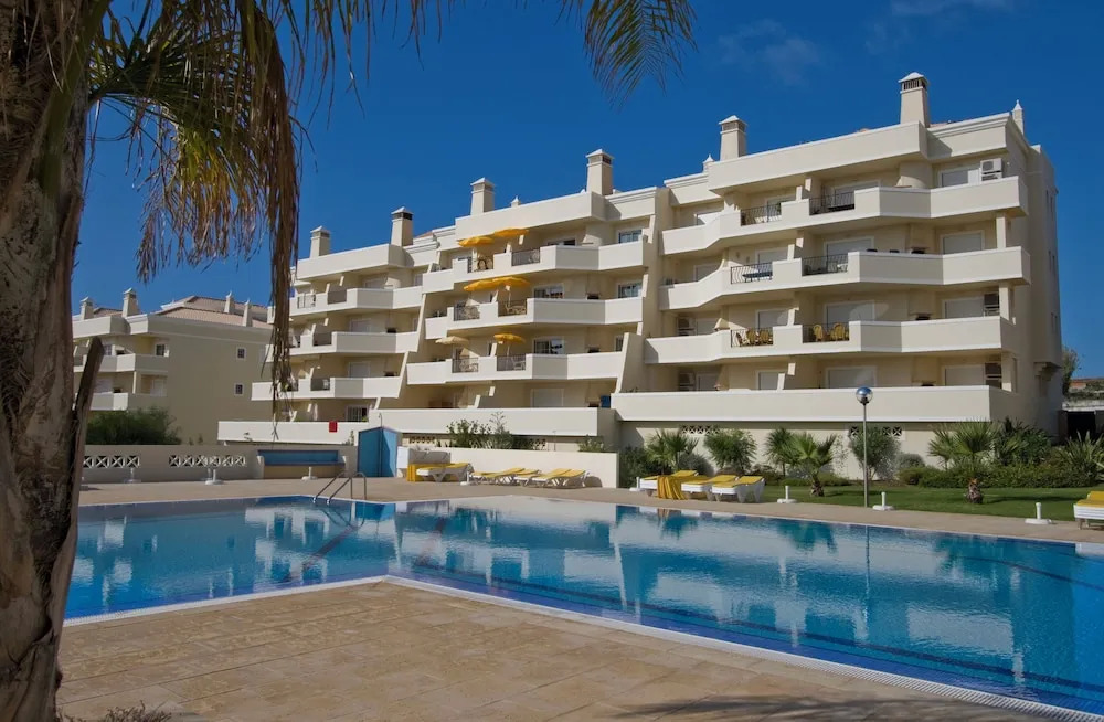 Beautiful 2-bed Apartment in Albufeira