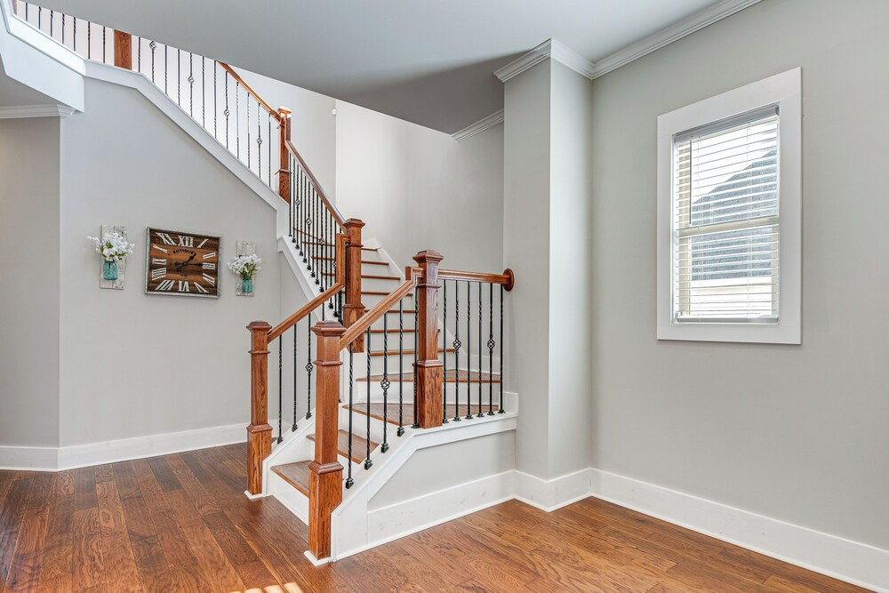 6 Mi to Downtown Atlanta: Spacious Home w/ Yard
