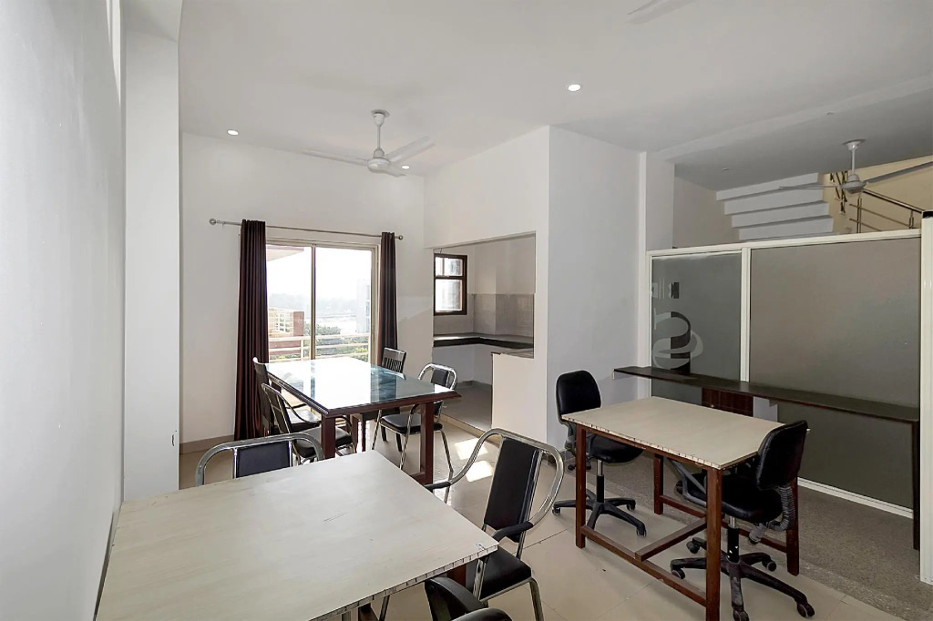 OYO 2384 Hotel Epic Inn